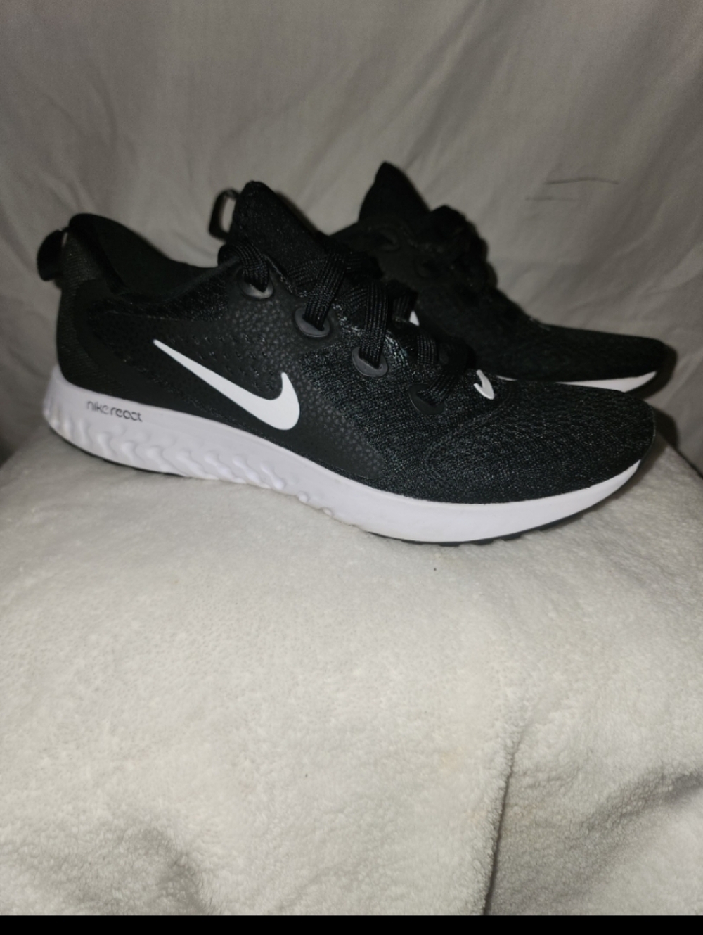 Nike react womens black shoes size 9
